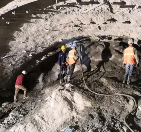 渭南拱顶带模注浆料的施工流程及注意事项